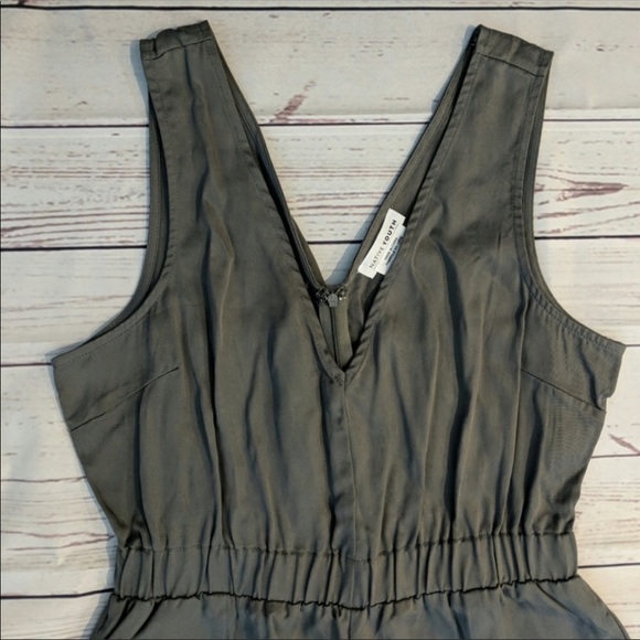 Native youth grey jumpsuit - Picture 3 of 6